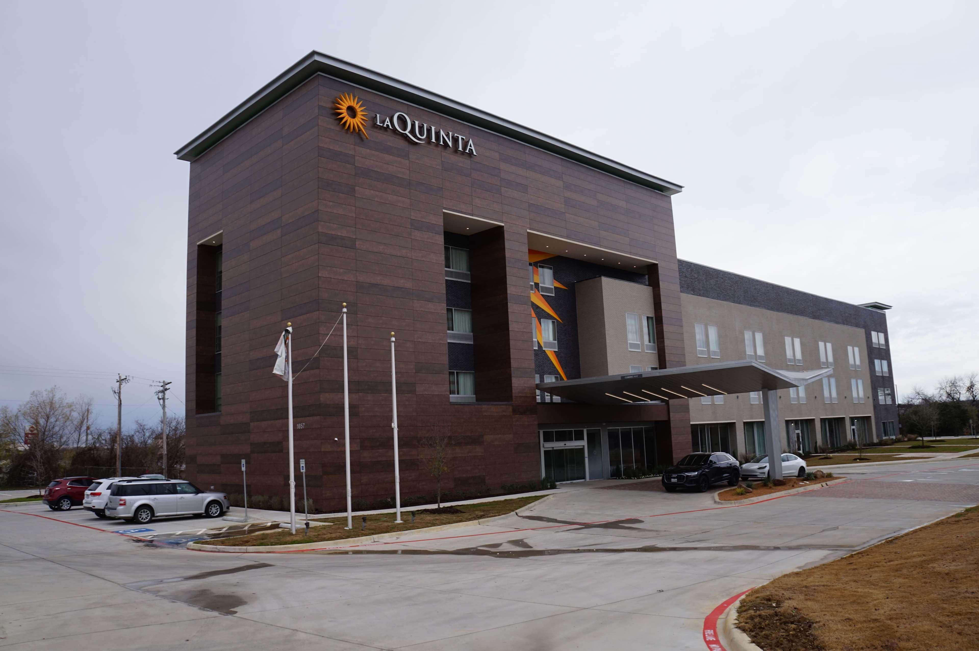 La Quinta Inn & Suites By Wyndham Lewisville Exteriér fotografie